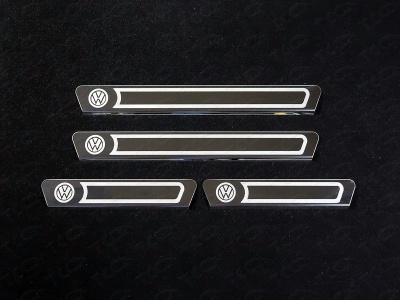 Volkswagen Polo (15–) Накладки на пороги внешние (лист зеркальный логотип Volkswagen)